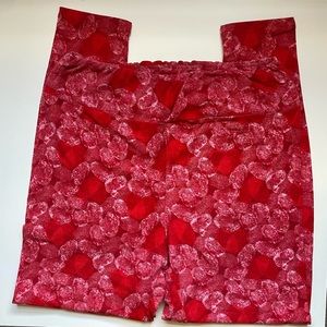 Lularoe Valentine’s Day collection heart thumbprint leggings no holes no stains